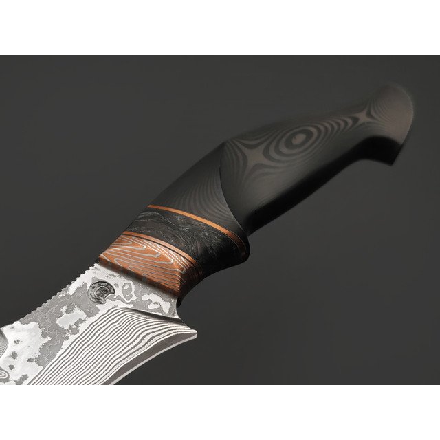 Кузница Васильева нож НЛВ182 ламинат K390, рукоять Carbon fiber, carbon fiber chaotic silver, мокумэ-ганэ, медь
