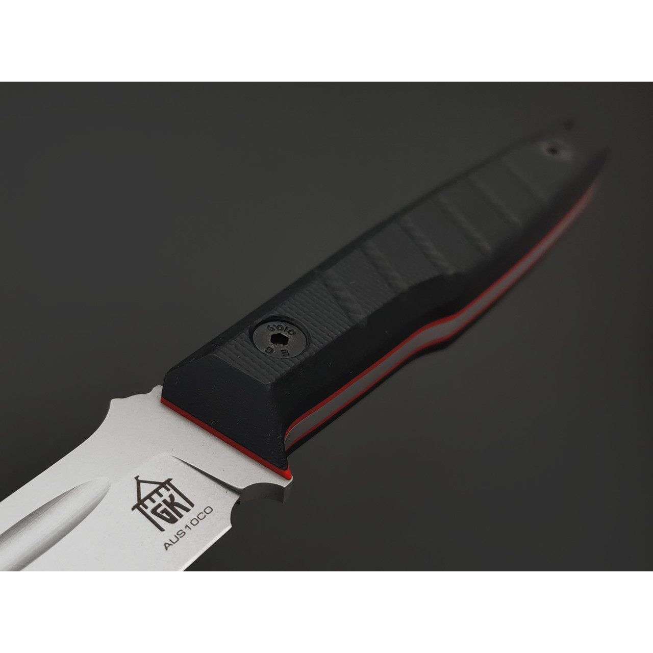 Град Горький нож Шторм сталь Aus-10Co bead blast, рукоять G10 black & red