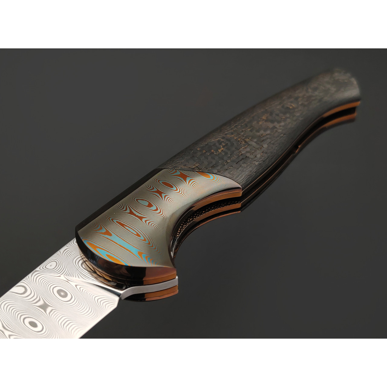 Заур Мамишев нож складной М-03 сталь ДамаКС-Супер Elmax, рукоять Carbon fiber gold, дамаск Decorum, титан