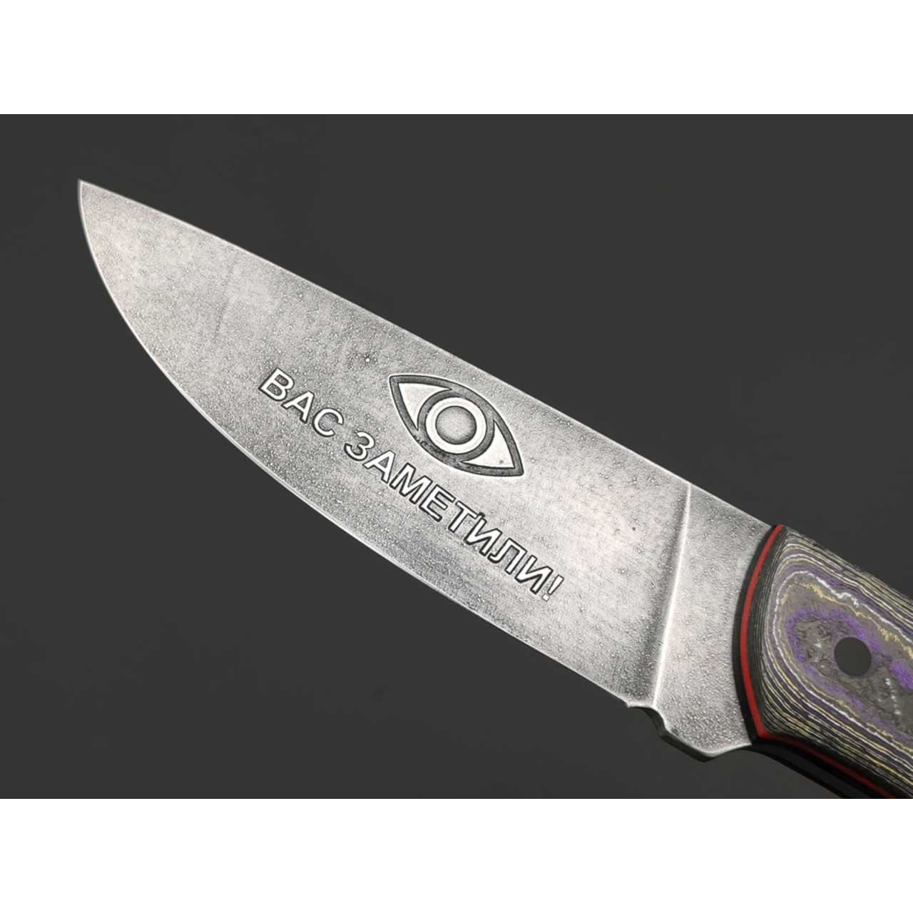 Волчий Век нож Mark-II Custom "Вас Заметили" сталь N690 WA худ. травление, рукоять Carbon fiber custom, G10 black & red.