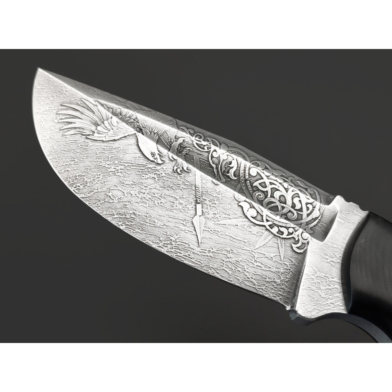 Волчий Век нож Fantocci Custom "Печать Велеса" сталь 1.4116 WA худ. травление, рукоять G10 black & white, пины карбон