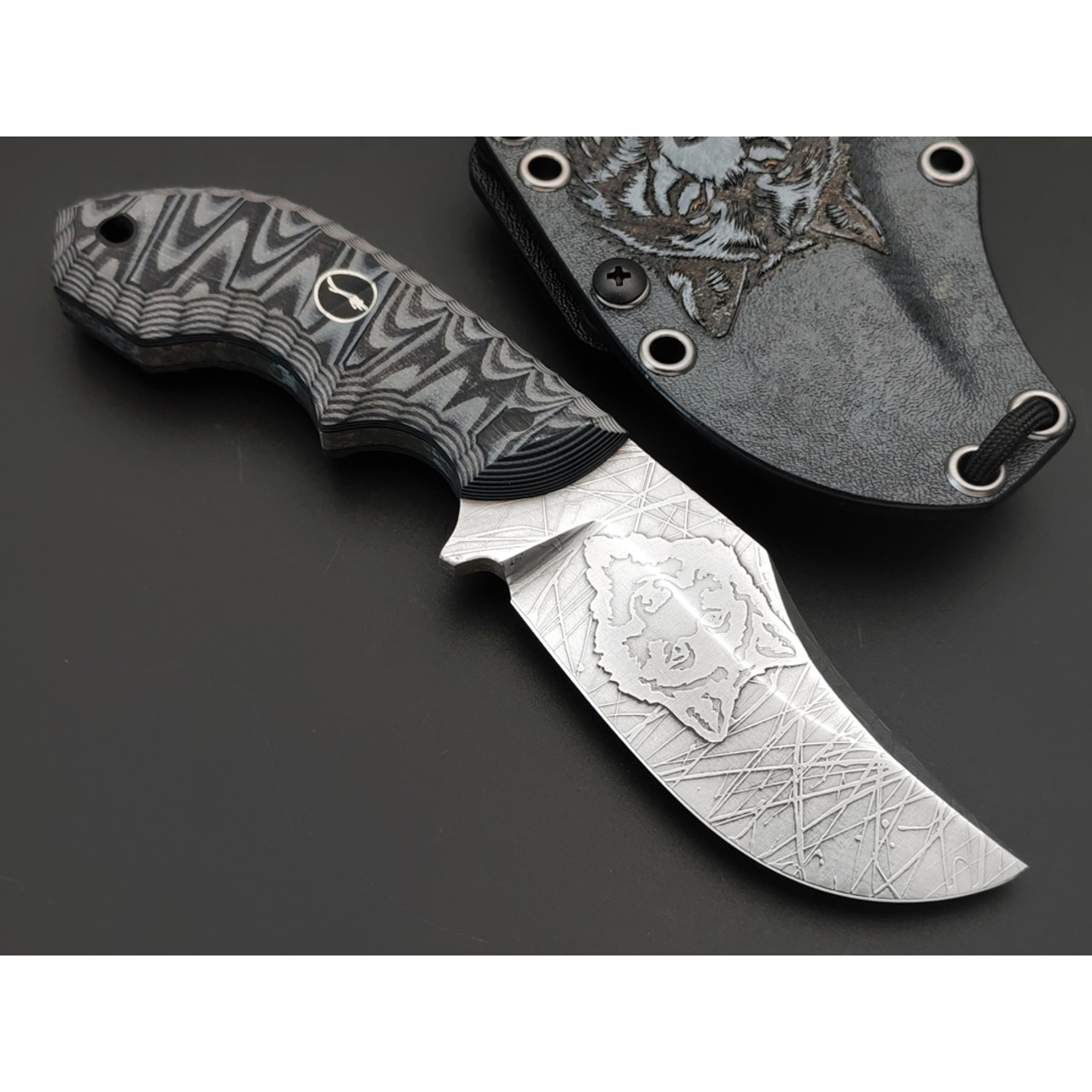 Волчий Век нож Бхадж Малый EDC Custom "Wolf" сталь 95Х18 WA худ. травление, рукоять G10 grey & black, пины карбон