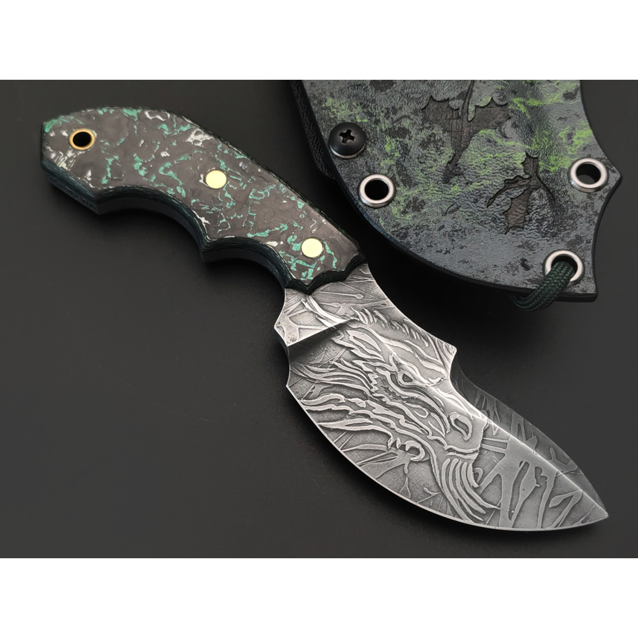 Волчий Век нож Сектор Mod. Custom Dragon сталь 95Х18 WA худ. травление, рукоять Carbon fiber custom, латунь