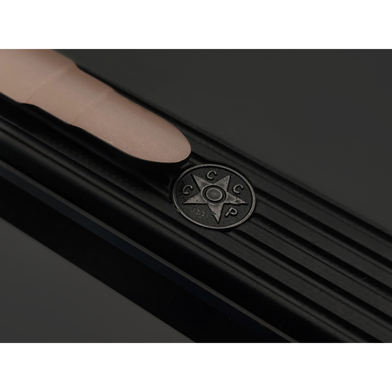 Steelclaw фронтальный нож ТТ-3 сталь D2 satin, рукоять Aluminum, G10