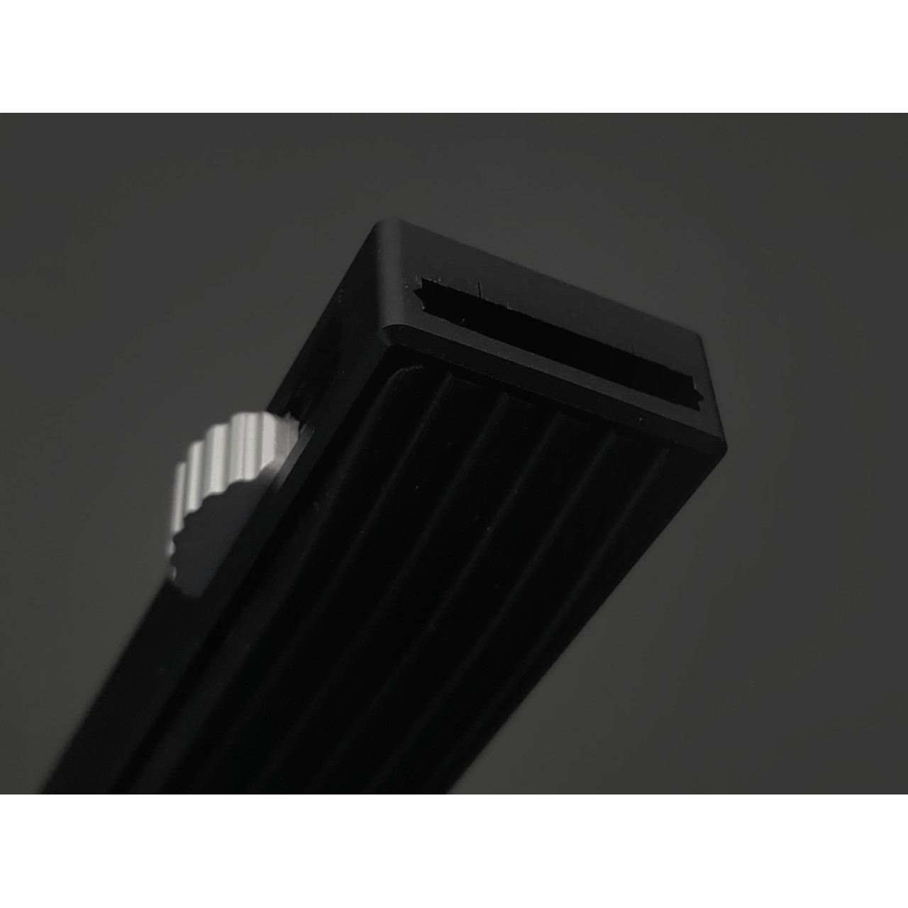 Steelclaw фронтальный нож ТТ-3 сталь D2 satin, рукоять Aluminum, G10