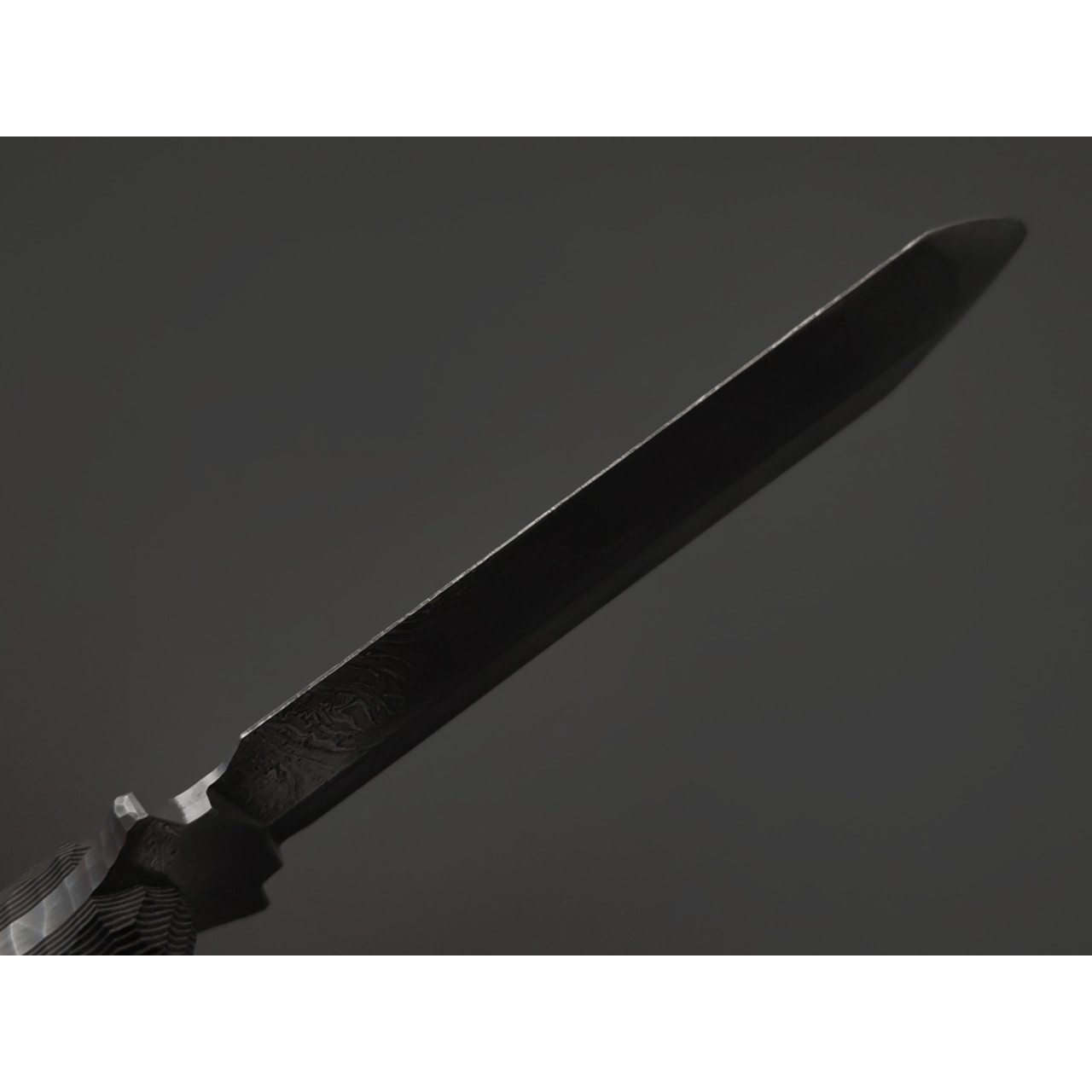 Волчий Век нож Lancette Custom сталь N690 WA худ. травление Дамаскаж, рукоять G10 black & tan, пины латунь