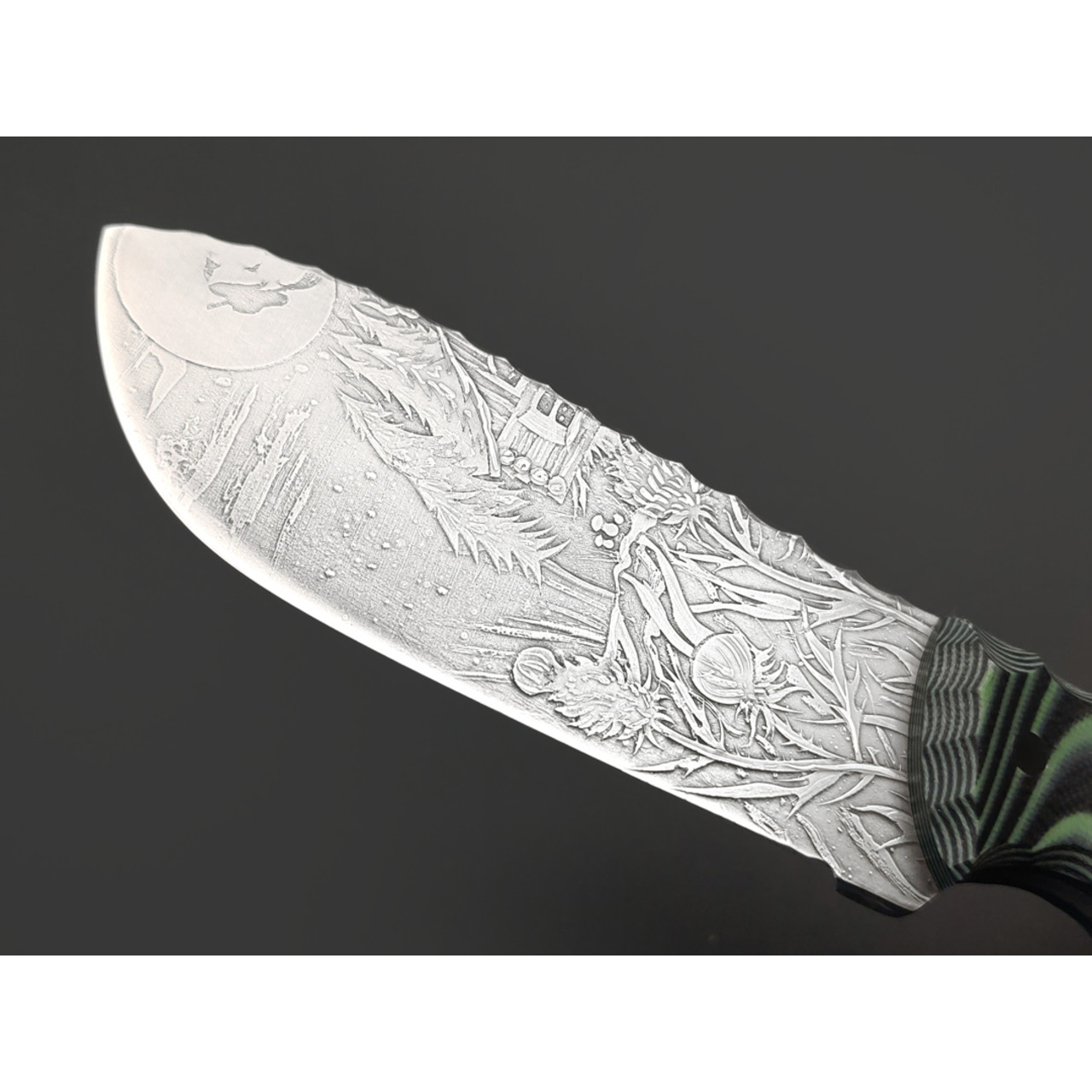 Волчий Век нож БП-11 Custom "Dark Russian Tales" сталь N690 WA худ. травление, рукоять G10 black & green, пины карбон