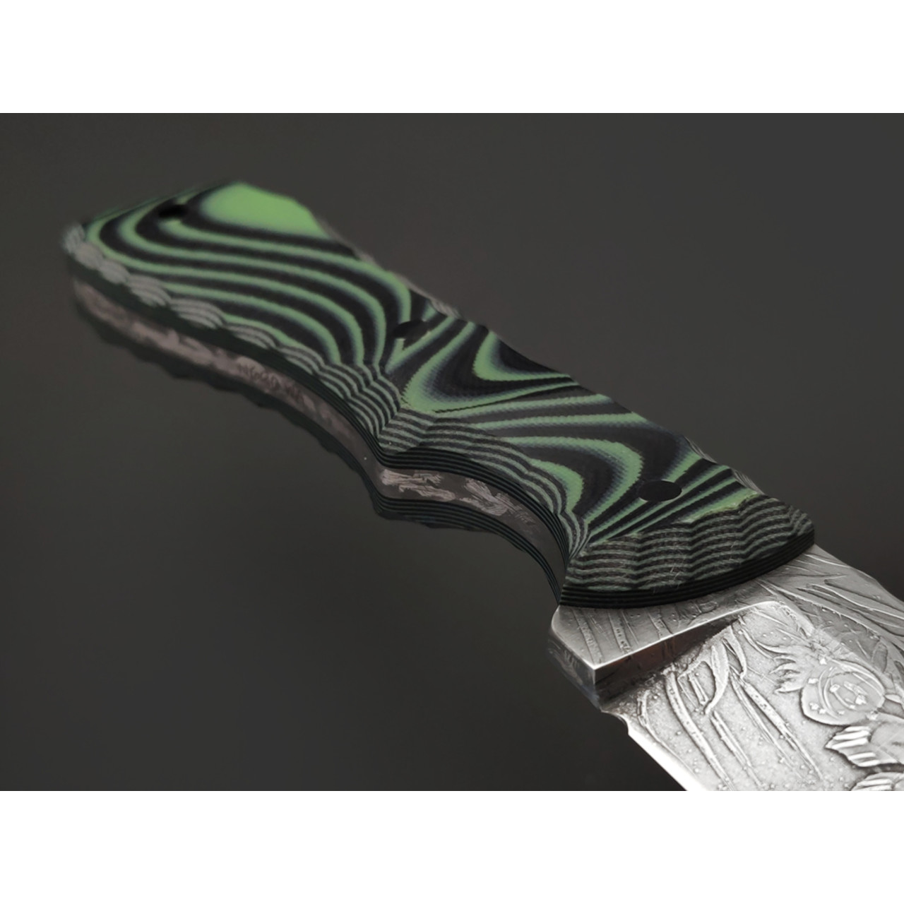 Волчий Век нож БП-11 Custom "Dark Russian Tales" сталь N690 WA худ. травление, рукоять G10 black & green, пины карбон