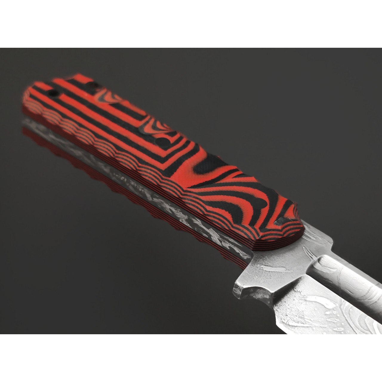 Волчий Век нож Кащей Custom "Орк" сталь N690 WA худ. травление, рукоять G10 black & red, пины карбон