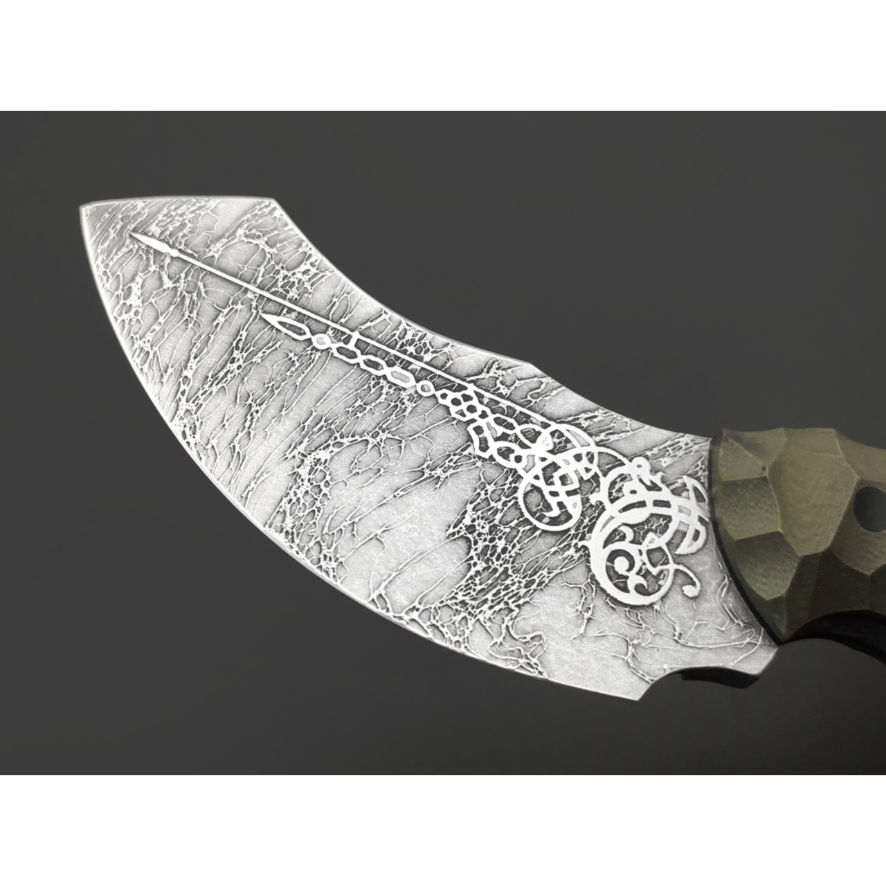 Волчий Век нож Кондрат 8 Custom "Оружие Предков" сталь 95Х18 WA худ. травление, рукоять G10 tan & olive