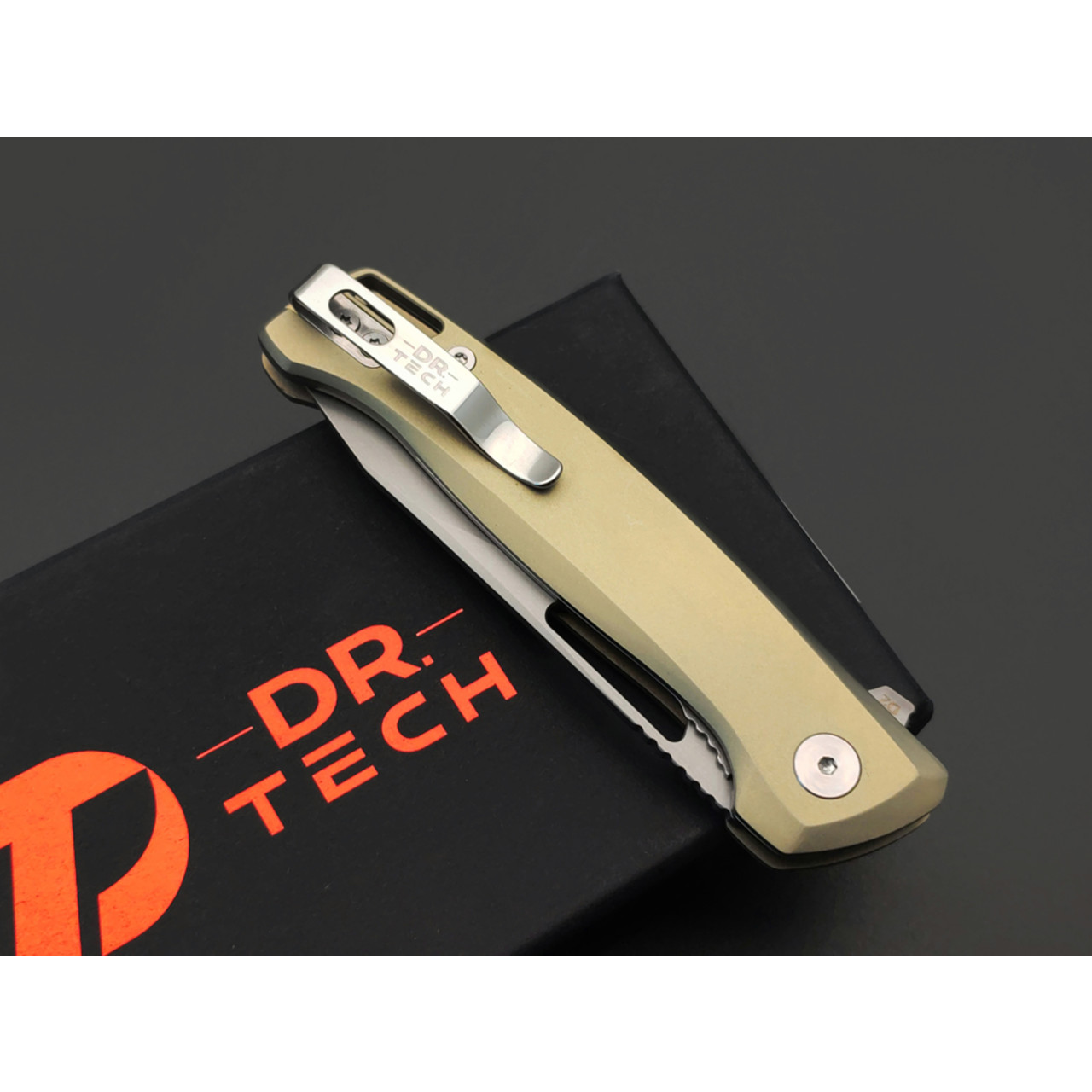 Dr.Tech складной нож Astra D4284GR сталь D2, рукоять Titanium TC4 green