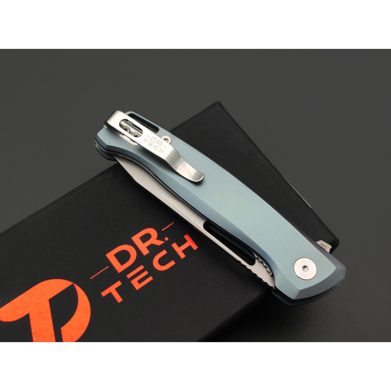 Dr.Tech складной нож Astra D4284G сталь D2, рукоять Titanium TC4 gray