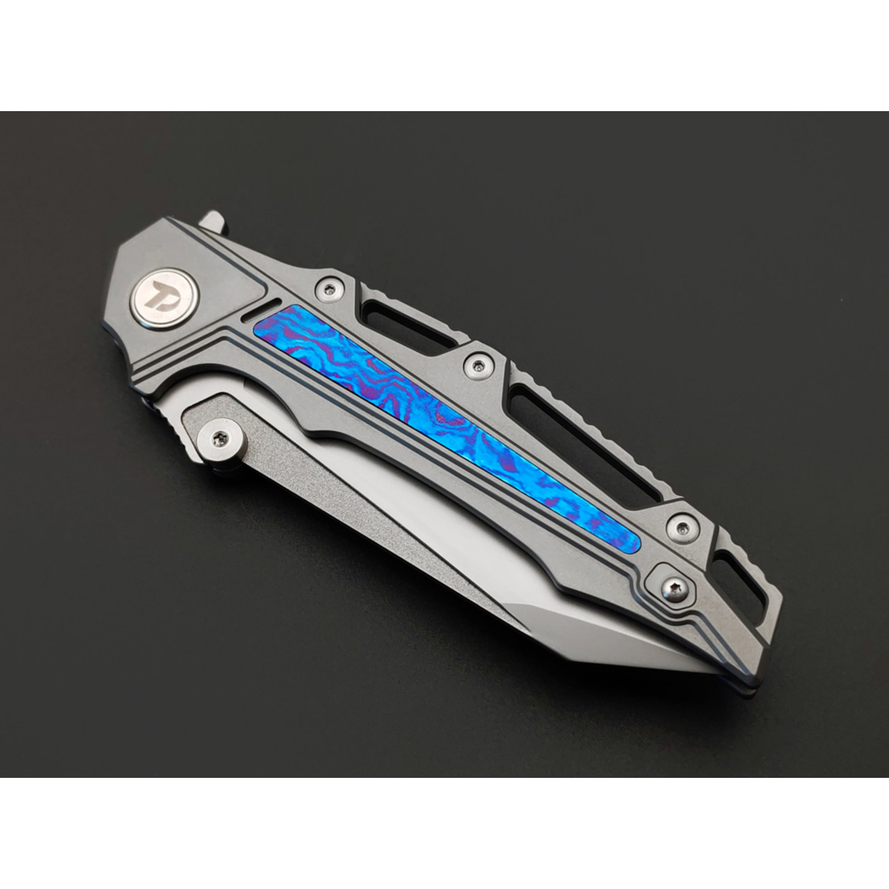 Dr.Tech складной нож Kiber D3385G сталь M390, рукоять Titanium TC4 gray, zirconium alloy Damascus