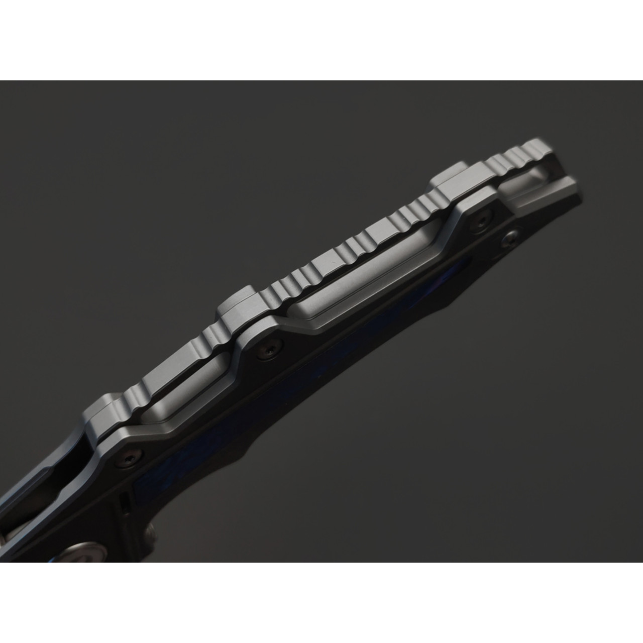 Dr.Tech складной нож Kiber D3385G сталь M390, рукоять Titanium TC4 gray, zirconium alloy Damascus