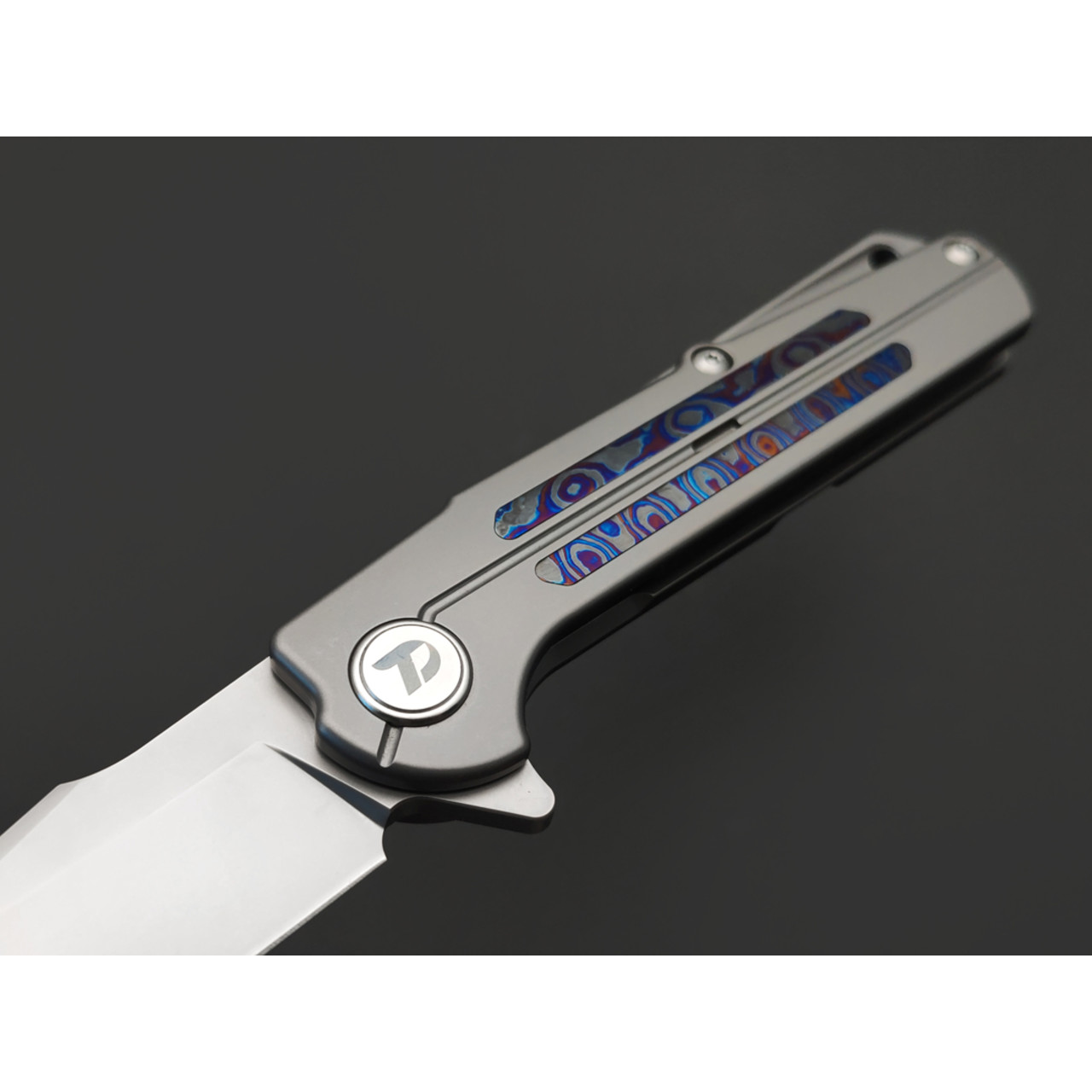 Dr.Tech складной нож Arcanum D3403G сталь M390, рукоять Titanium TC4 gray, zirconium alloy Damascus