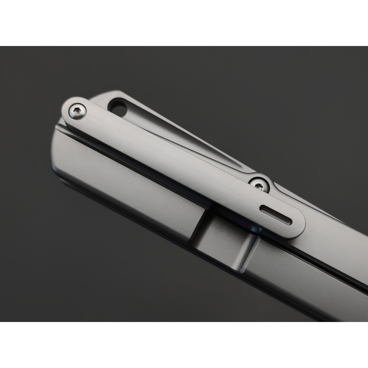 Dr.Tech складной нож Arcanum D3403G сталь M390, рукоять Titanium TC4 gray, zirconium alloy Damascus