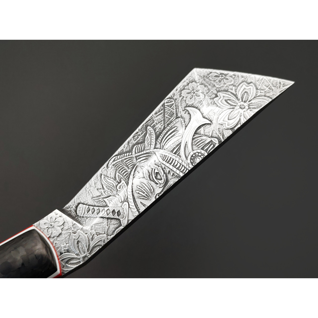 Волчий Век нож НДК 11 Custom "Котик-Самурай" сталь 95Х18 WA худ. травление, рукоять Carbon fiber, G10 red & white