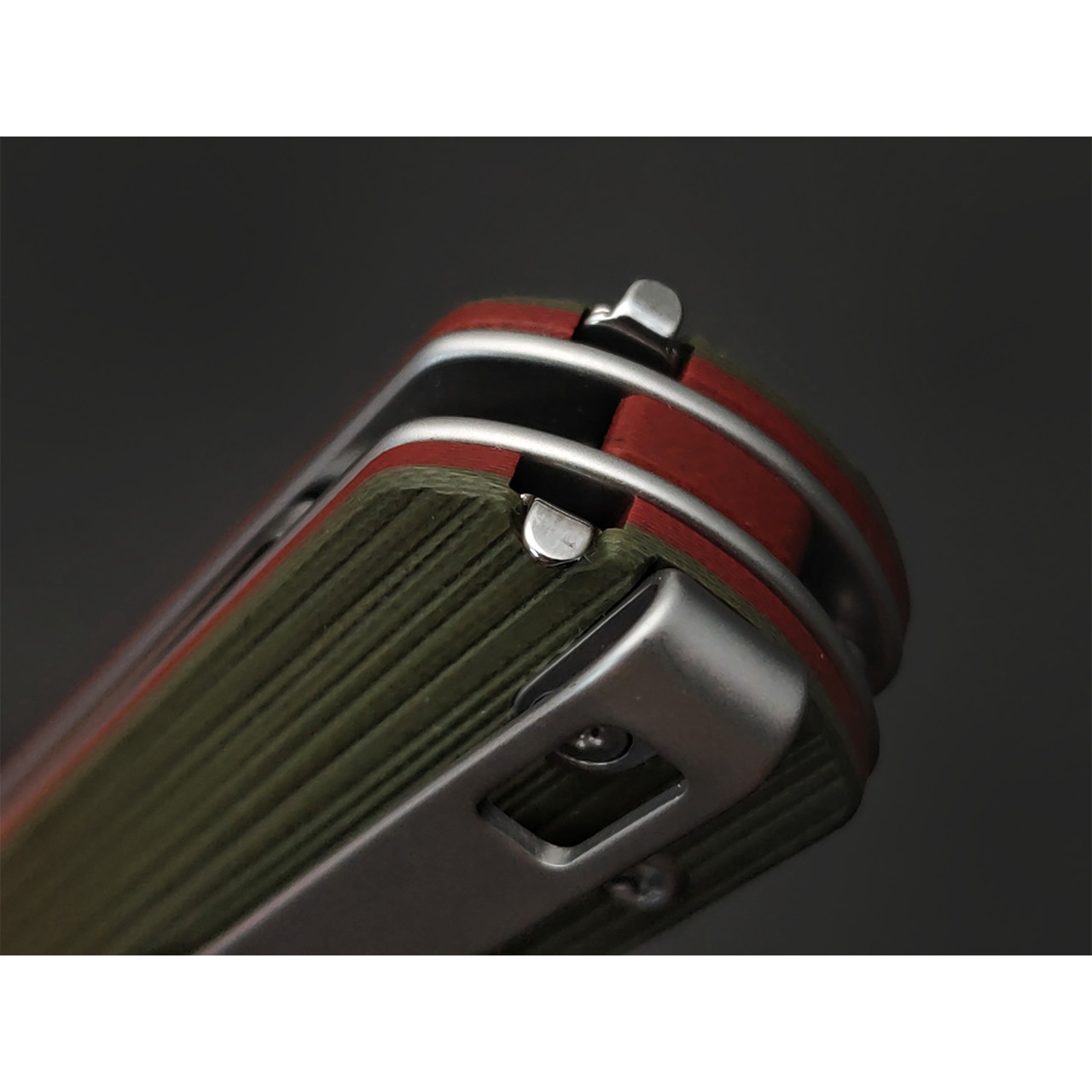 Civivi нож складной Sendy C21004B-1 сталь Nitro-V satin, рукоять G10 green & red milled