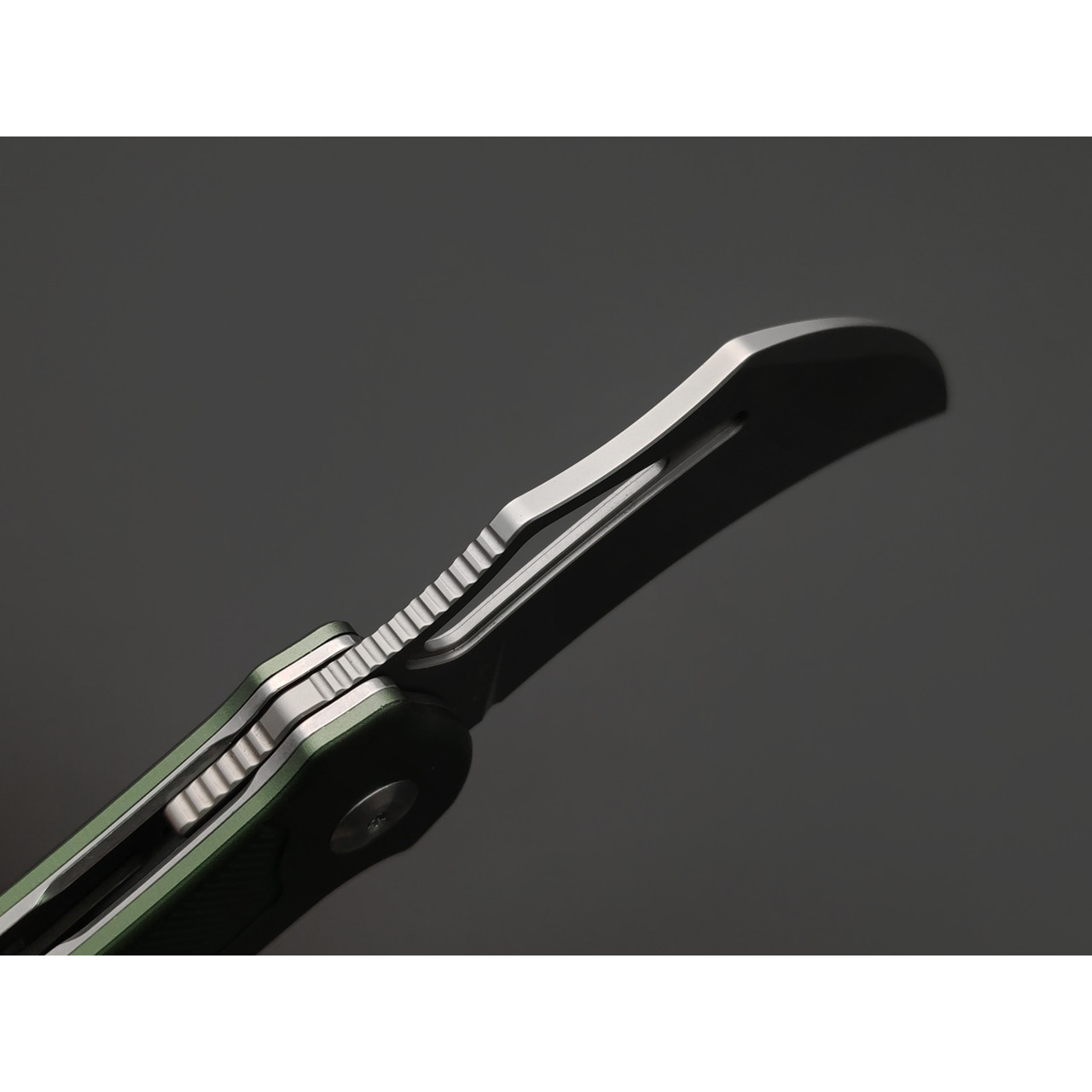Dr.Tech складной нож Curvy D4221AGR сталь 14C28N, рукоять Алюминий зелёный с чёрным