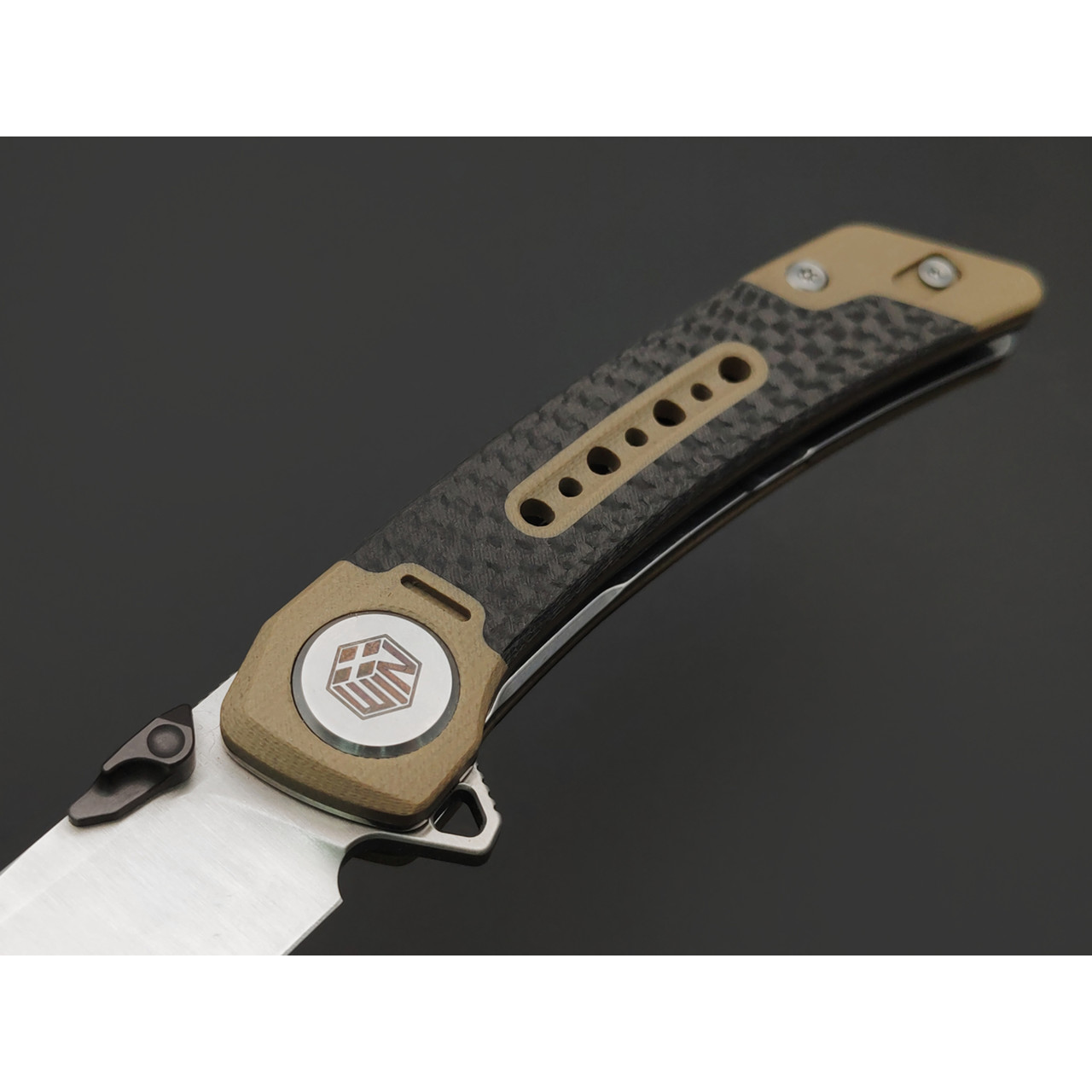 WIN+ by Dr.Tech складной нож Vindex W3610CGD сталь 14C28N, рукоять Carbon Fiber, G10 desert