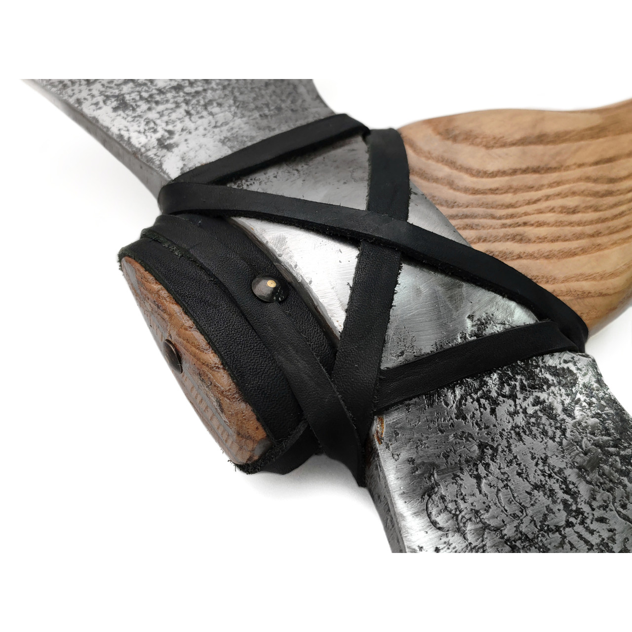 Секира двухсторонняя NM-SD3, сталь 65Г, рукоять Дерево ясень, кожа