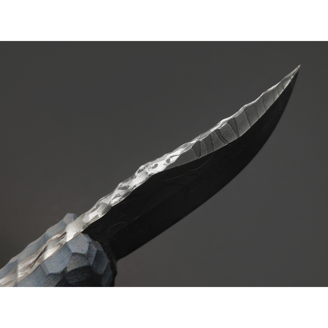 Волчий Век нож Бхадж Малый Custom Petroglyph Edition сталь 95Х18 WA худ. травление, рукоять G10 grey