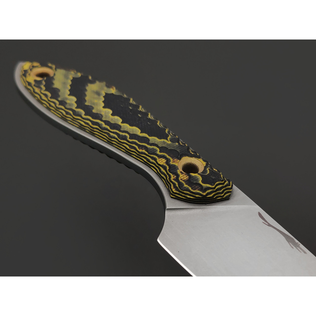 Волчий Век нож МасичЬка сталь 95Х18 WA стоунвош, рукоять G10 black-green-yellow с насечкой