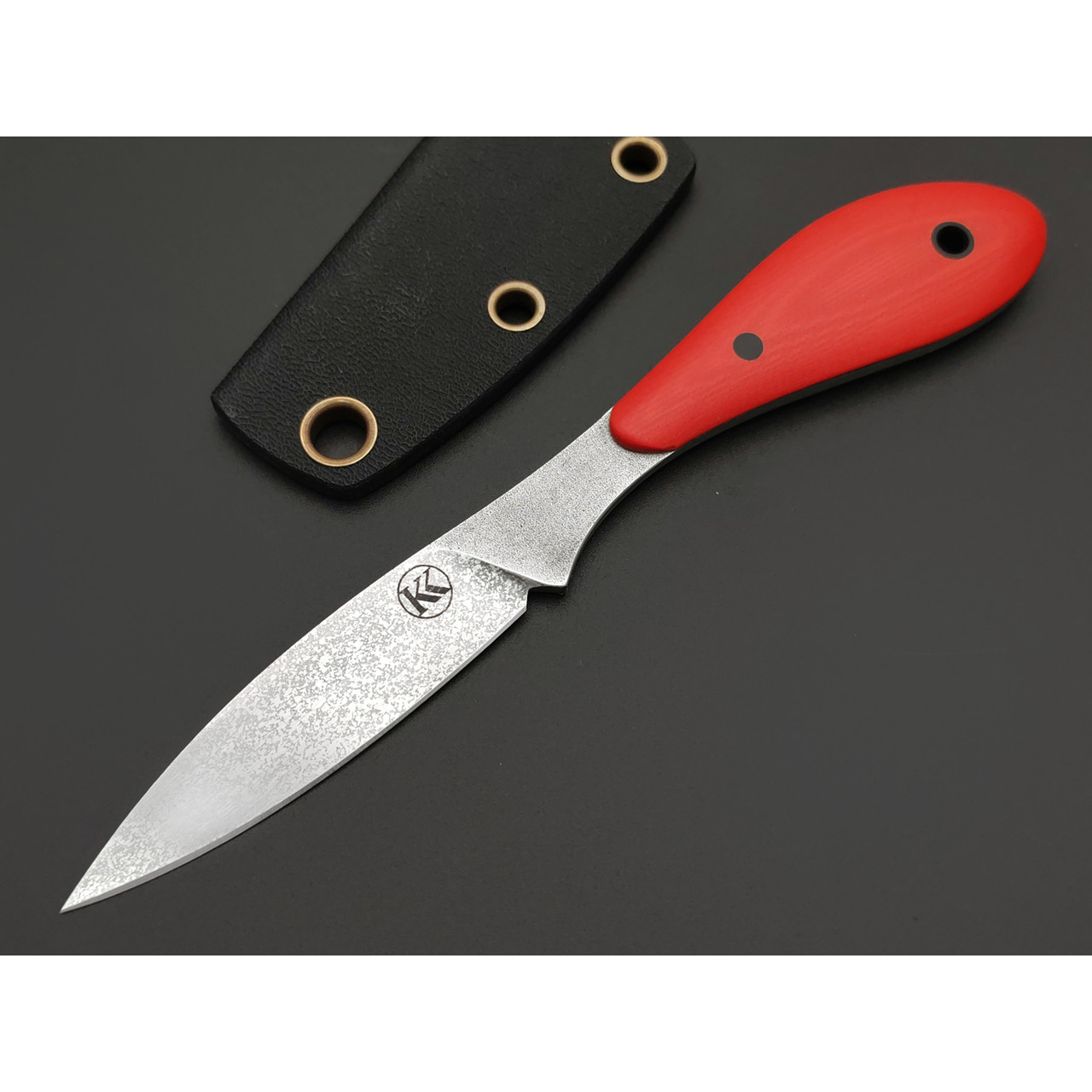 Кирилл Козлов нож Средняя Осока сталь VG-10 худ. травление, рукоять G10 red, carbon fiber black