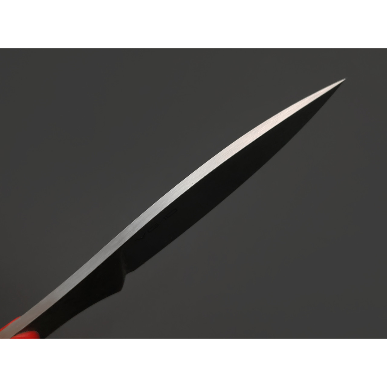 Кирилл Козлов нож Средняя Осока сталь VG-10 худ. травление, рукоять G10 red, carbon fiber black