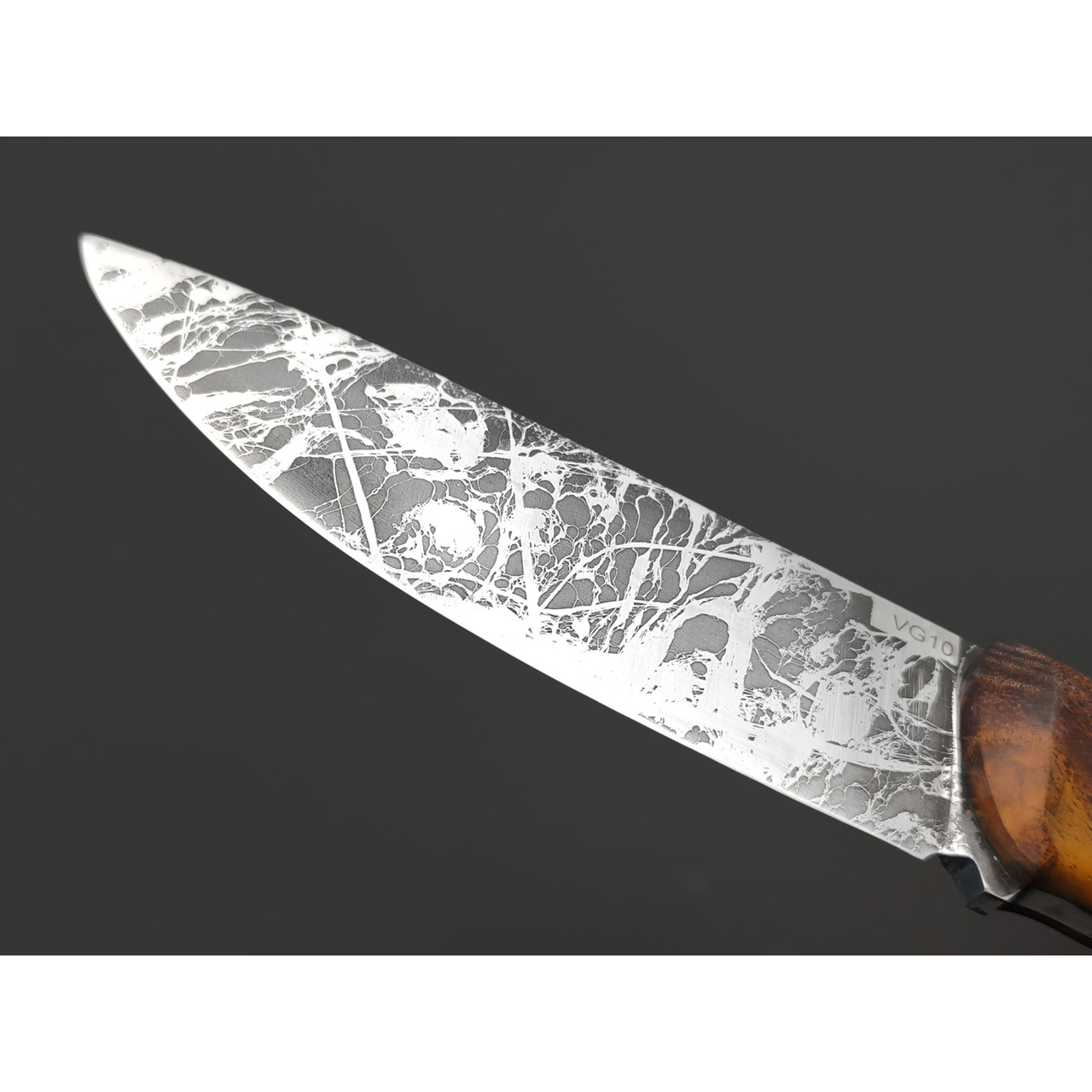 Богдан Гоготов нож NBG-100 сталь VG-10 худ. травление, рукоять стаб. Ясень