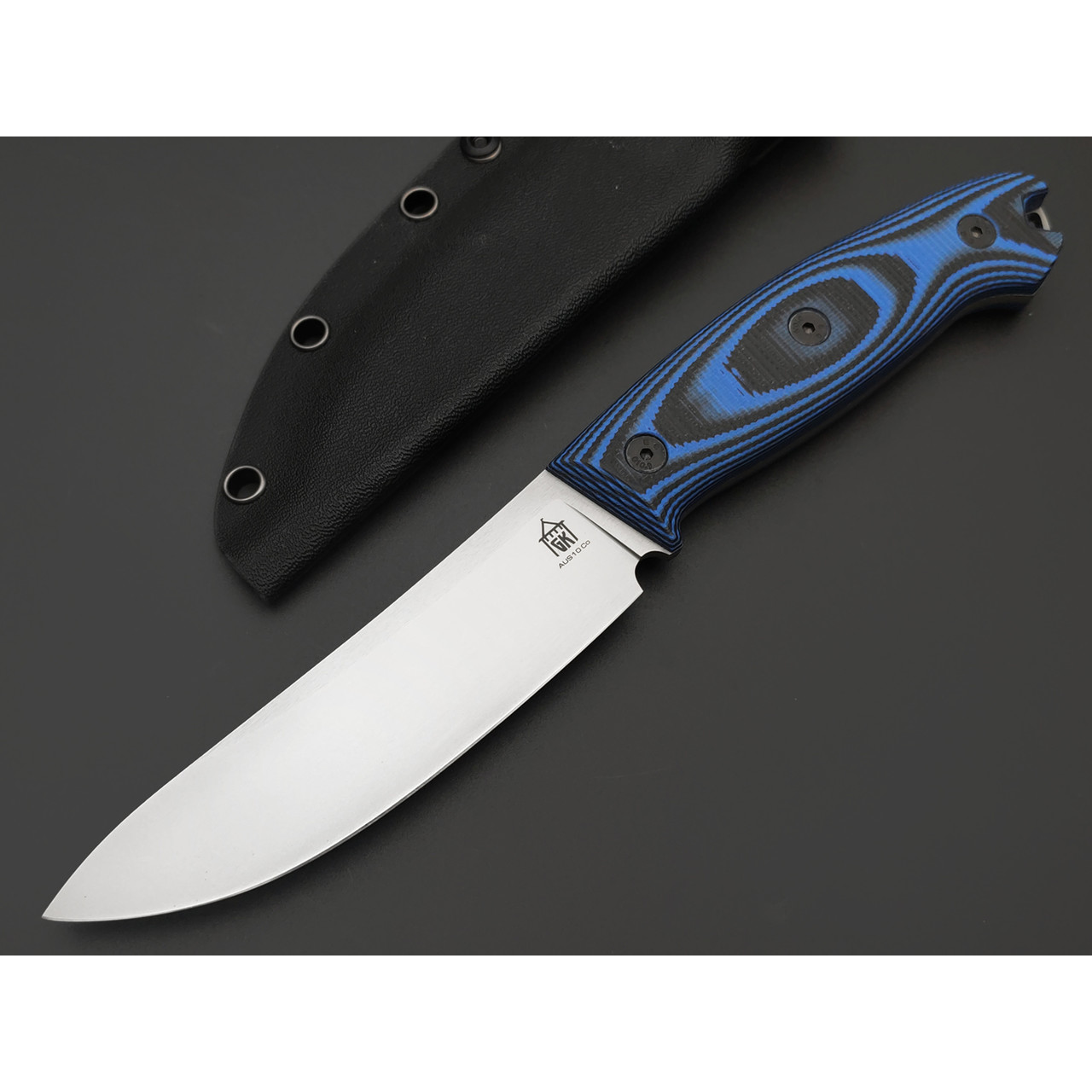 Град Горький нож Охотник сталь Aus-10Co bead blast, рукоять G10 black & blue