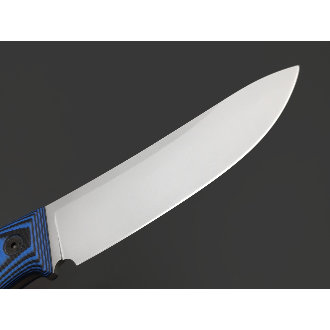 Град Горький нож Охотник сталь Aus-10Co bead blast, рукоять G10 black & blue