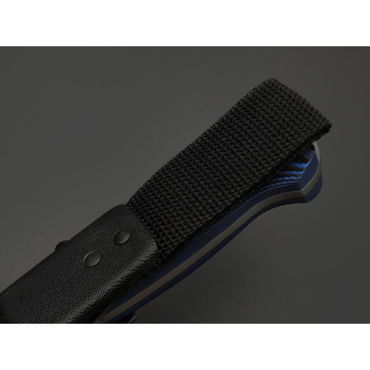 Град Горький нож Охотник сталь Aus-10Co bead blast, рукоять G10 black & blue