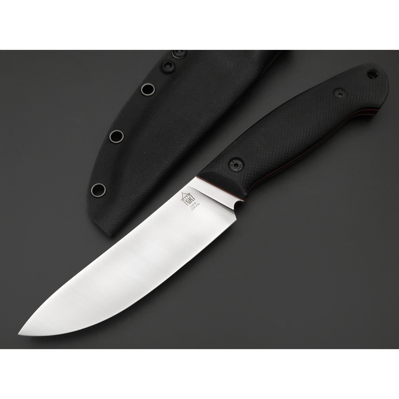 Град Горький нож Охотник сталь CPR satin, рукоять G10 black & red