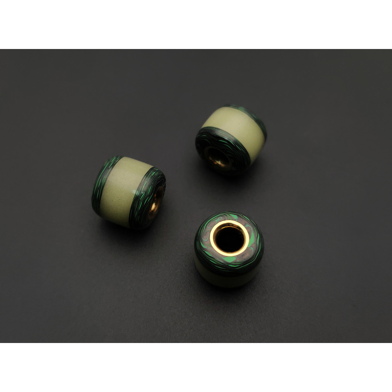PhantomTools бусина Carbon fiber black-green, Ultraglow с люминофором, латунь
