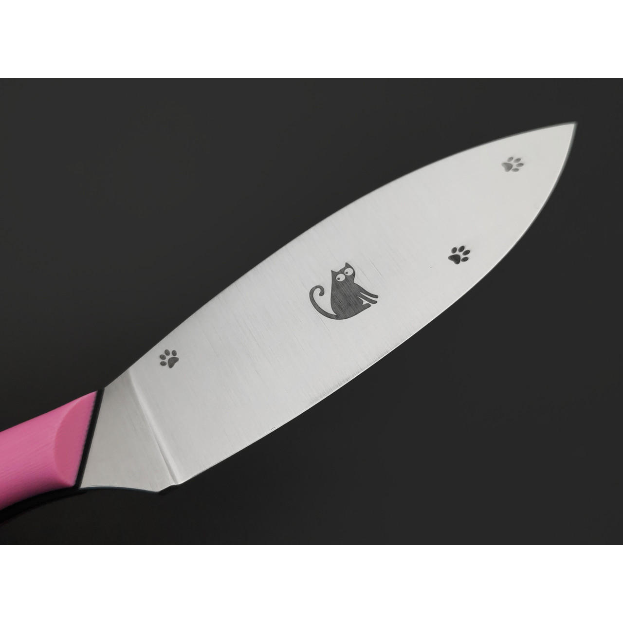 Золотое Сечение нож Загадочная Лагерта - Котики сталь Aus-10Co satin, рукоять G10 pink & black
