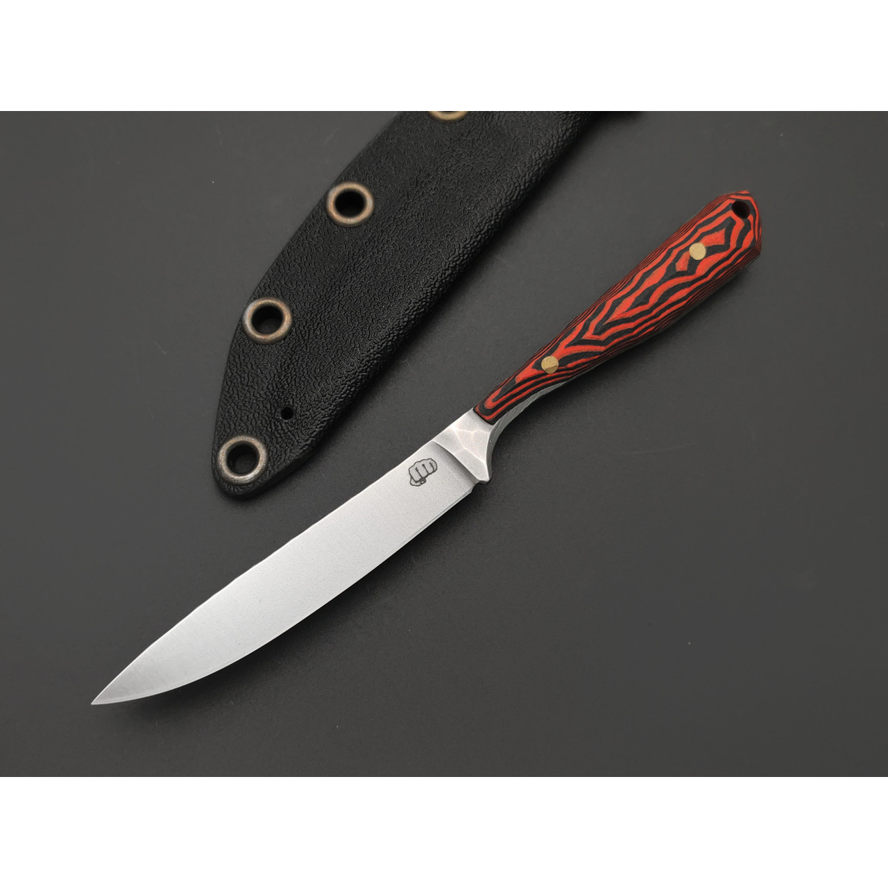 Андрей Кулаков нож KUL0245 сталь VG-10, рукоять G10 black & red, латунь