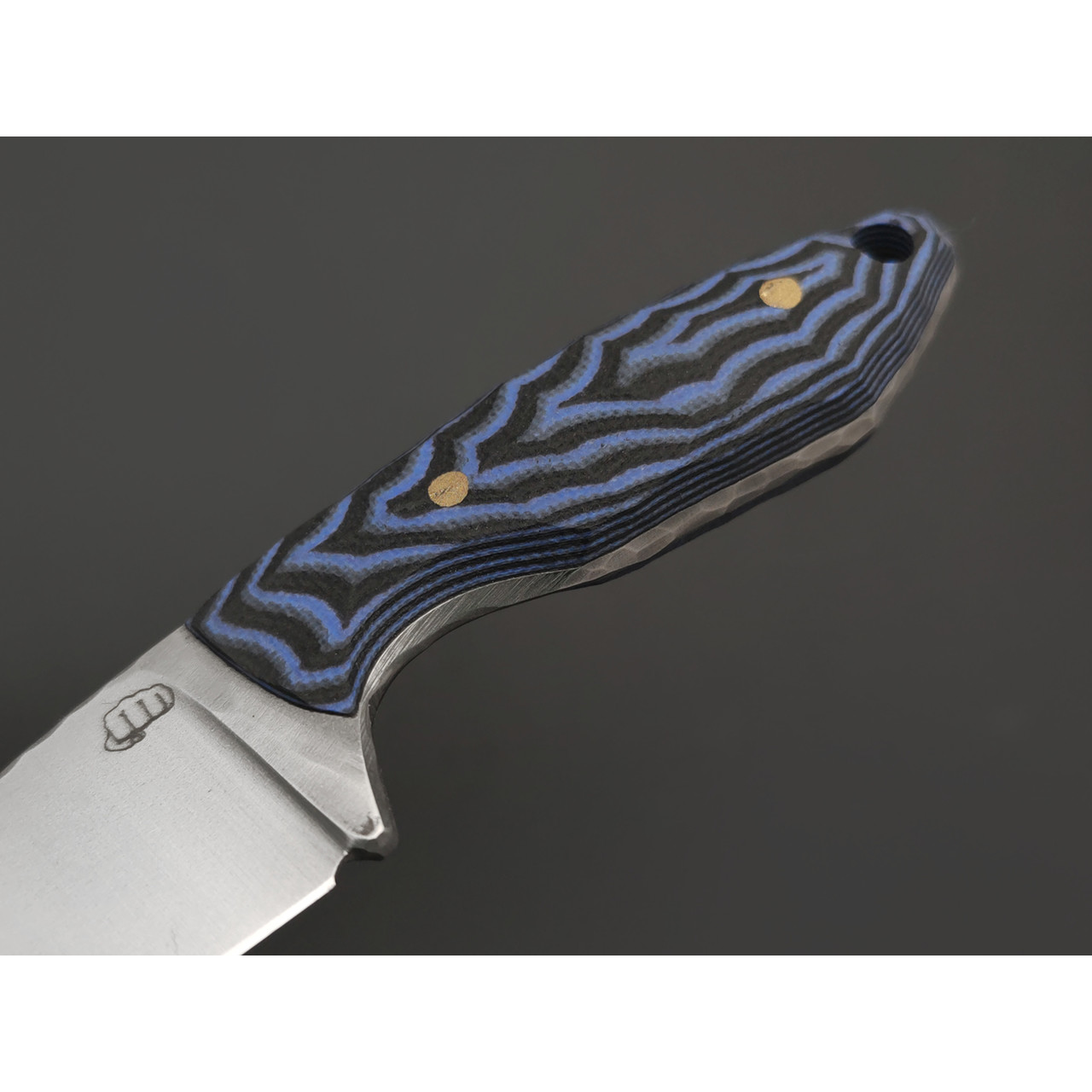 Андрей Кулаков нож Мышь KUL0232 сталь K110, рукоять G10 black & blue, латунь