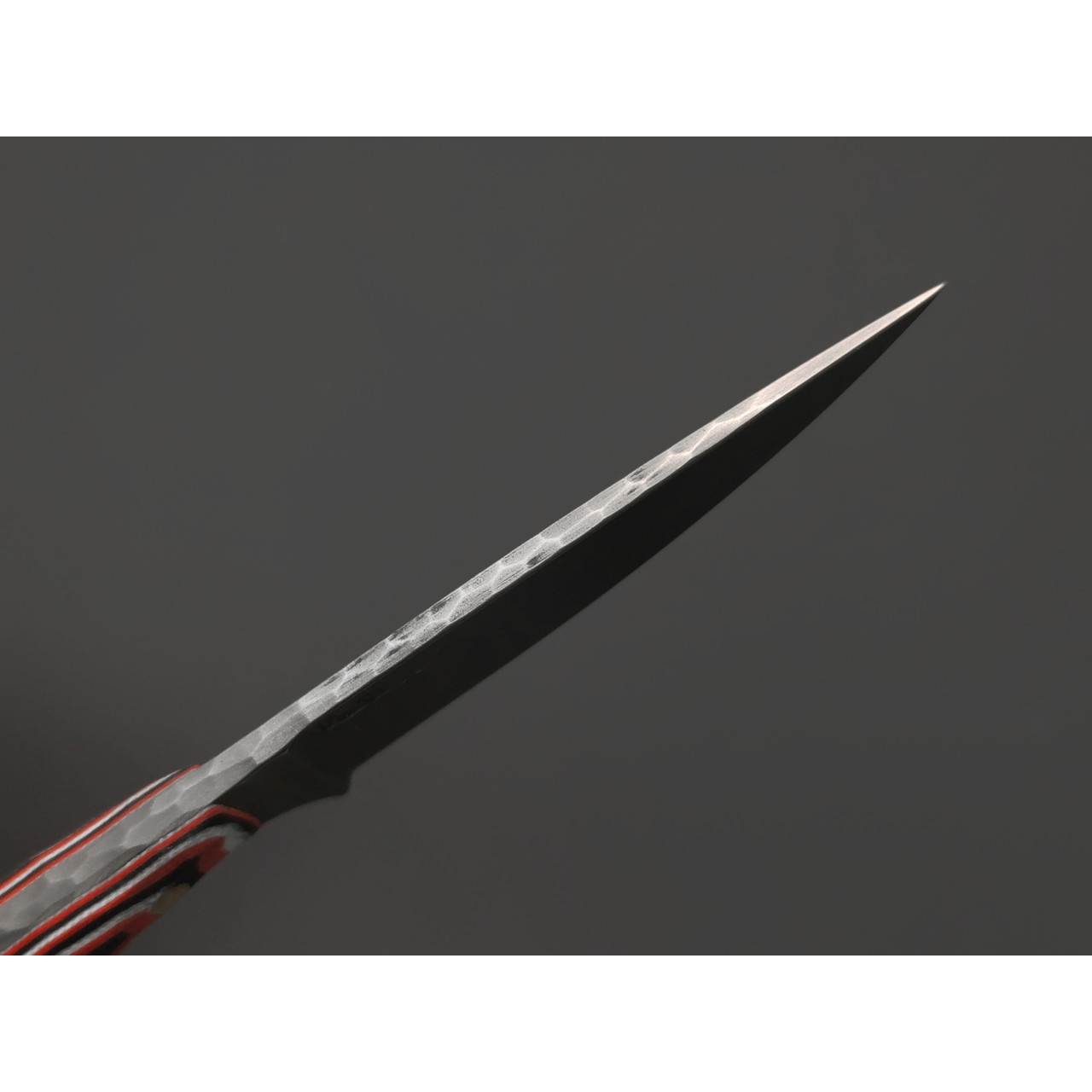 Андрей Кулаков нож KUL0248 сталь VG-10, рукоять G10 black, red & white, латунь