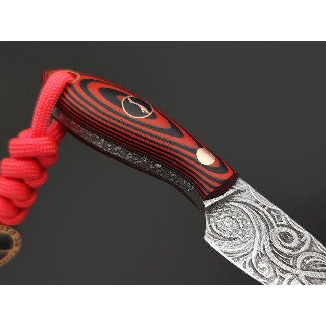 Волчий Век нож Микро МасичЬка Custom сталь PGK WA худ. травление, рукоять G10 black & red, медь