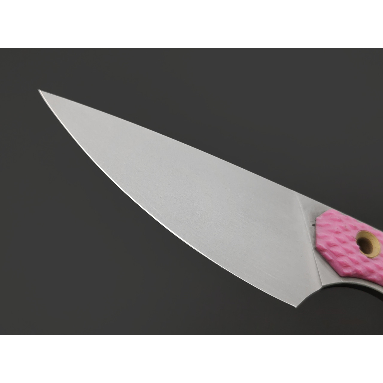 Волчий Век нож МасичЬка сталь 95Х18 WA стоунвош, рукоять G10 pink, латунь