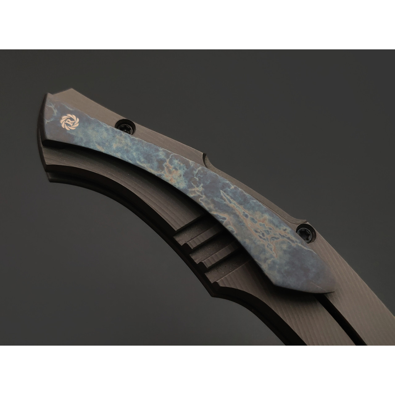 Neyris Knives складной нож Перс №3 сталь Magnacut худ. травление, рукоять Титан, бивень мамонта.