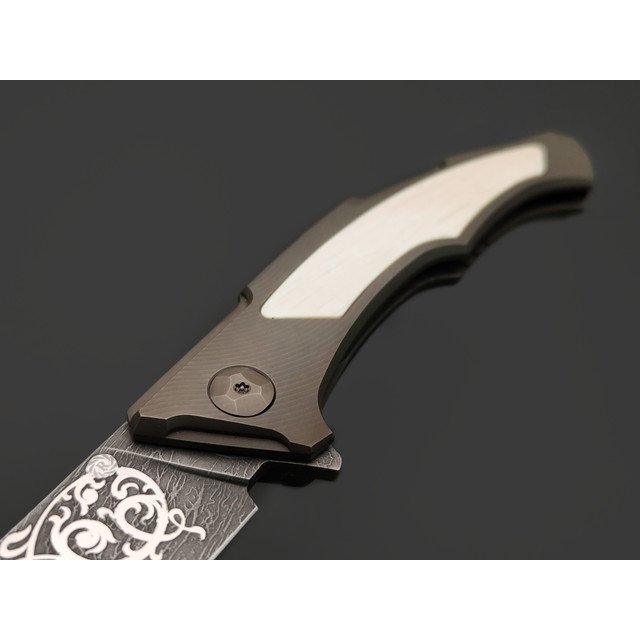 Neyris Knives складной нож Перс №3 сталь Magnacut худ. травление, рукоять Титан, бивень мамонта.