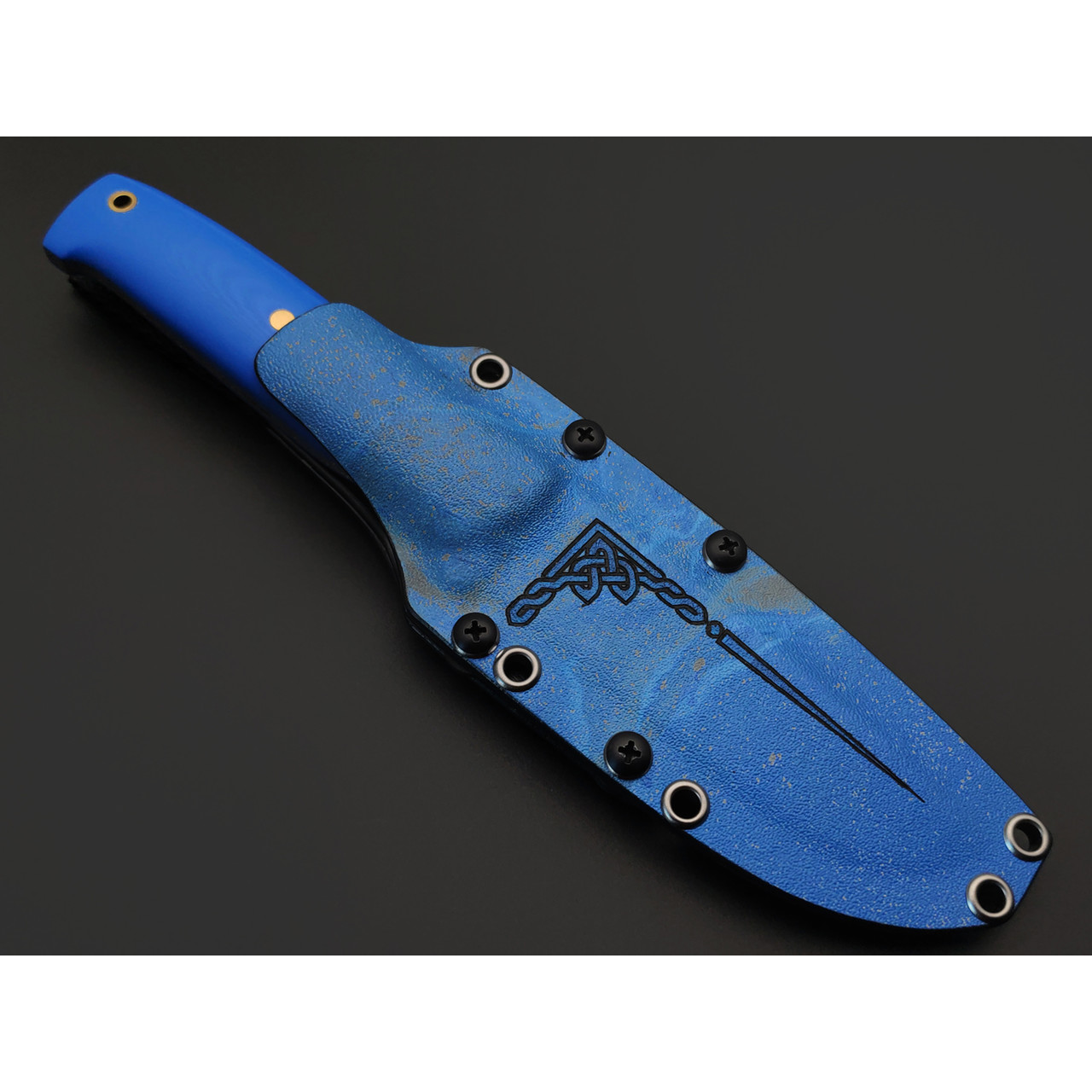 Волчий Век нож Wolfkniven Custom сталь PGK WA худ. травление, рукоять G10 синий, латунь