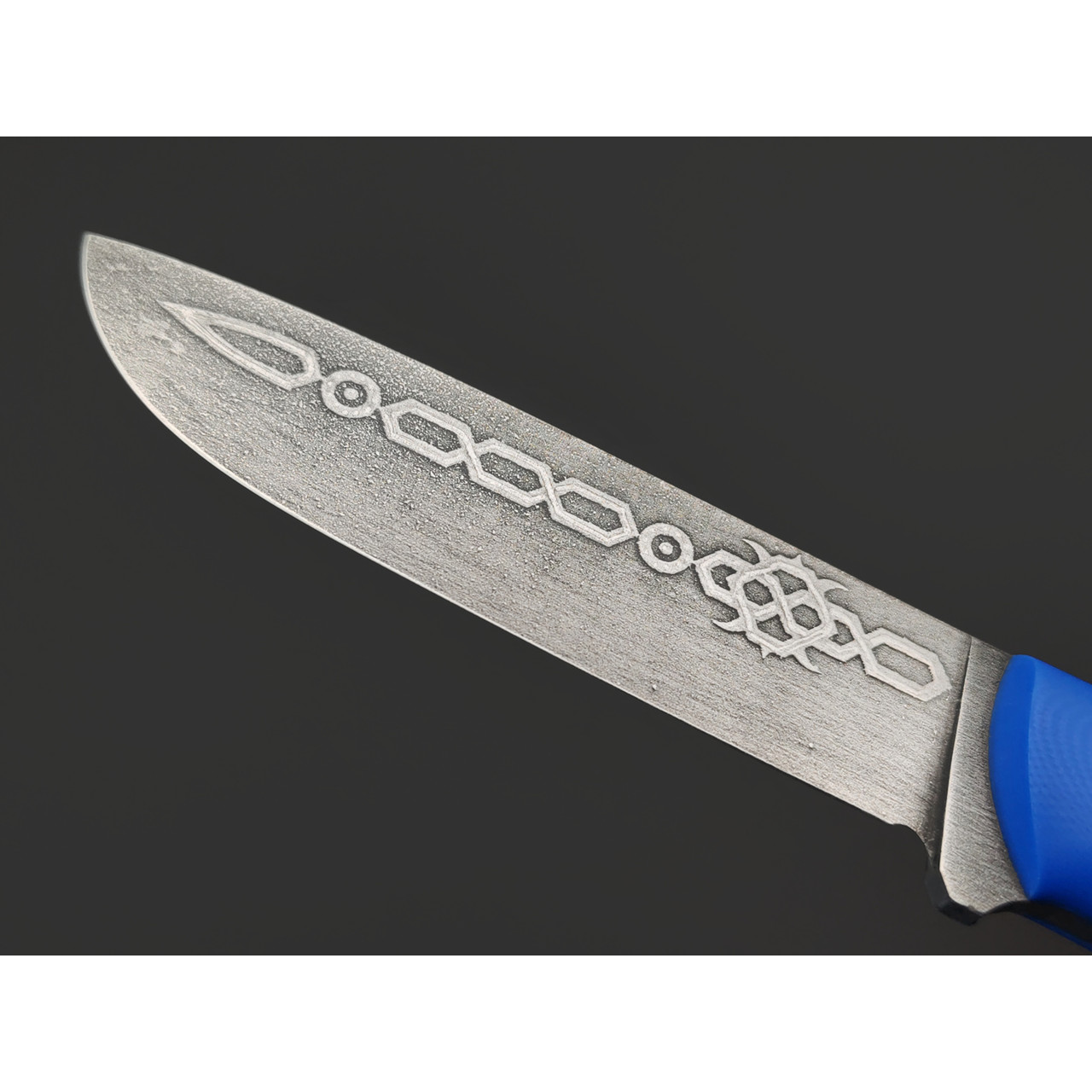 Волчий Век нож Wolfkniven Custom сталь PGK WA худ. травление, рукоять G10 синий, латунь