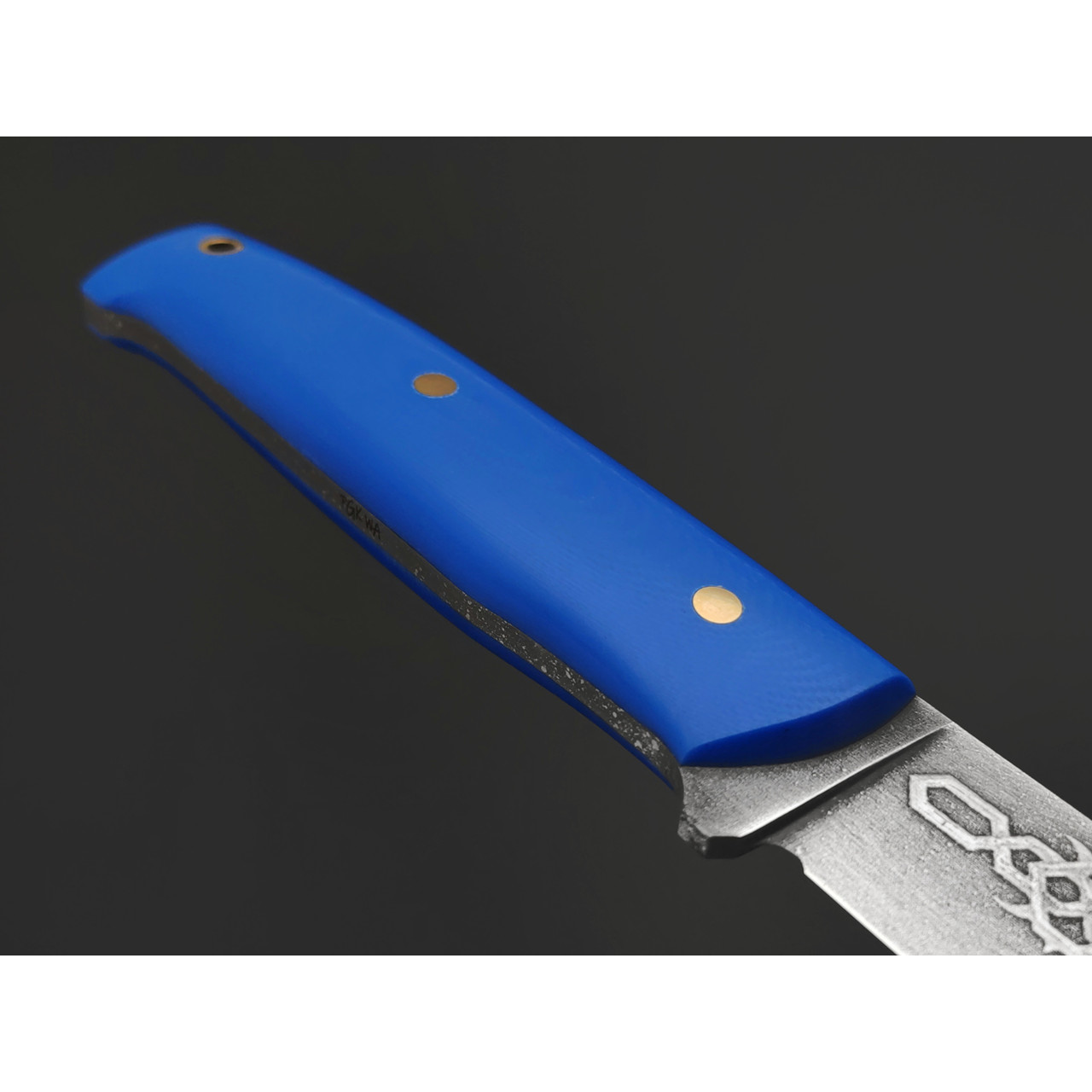 Волчий Век нож Wolfkniven Custom сталь PGK WA худ. травление, рукоять G10 синий, латунь