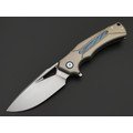 Dr.Tech складной нож Aventur D9042BR сталь M390, рукоять Титан TC4 бронзовый, zirconium alloy Damascus Dr.Tech складной нож Aventur D9042BR сталь M390, рукоять Титан TC4 бронзовый, zirconium alloy Damascus