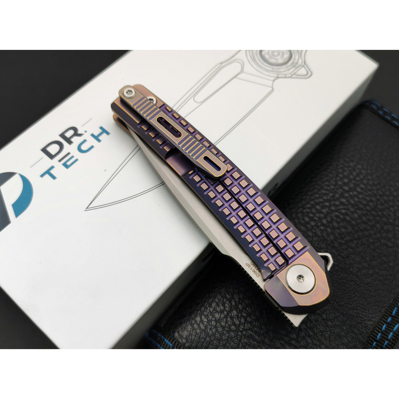 Dr.Tech складной нож Corvet Pro D9613P сталь M390, рукоять Титан TC4 фиолетовый