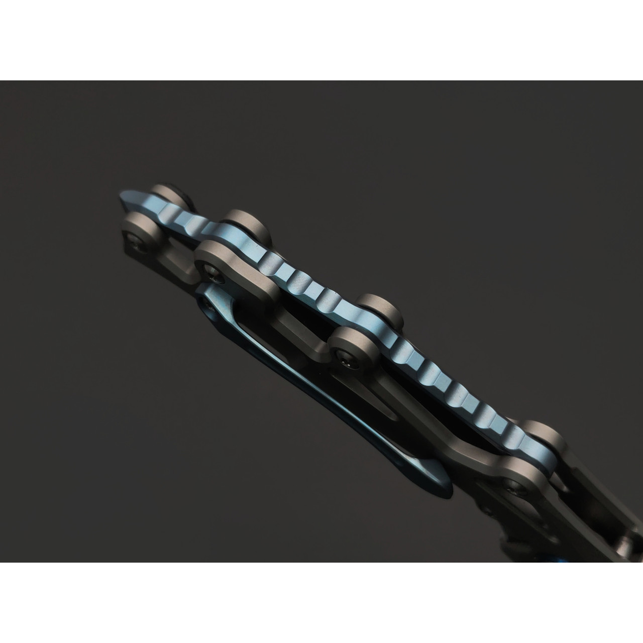 Dr.Tech складной нож Marin D9393G сталь M390, рукоять Титан TC4 серый, карбон чёрный