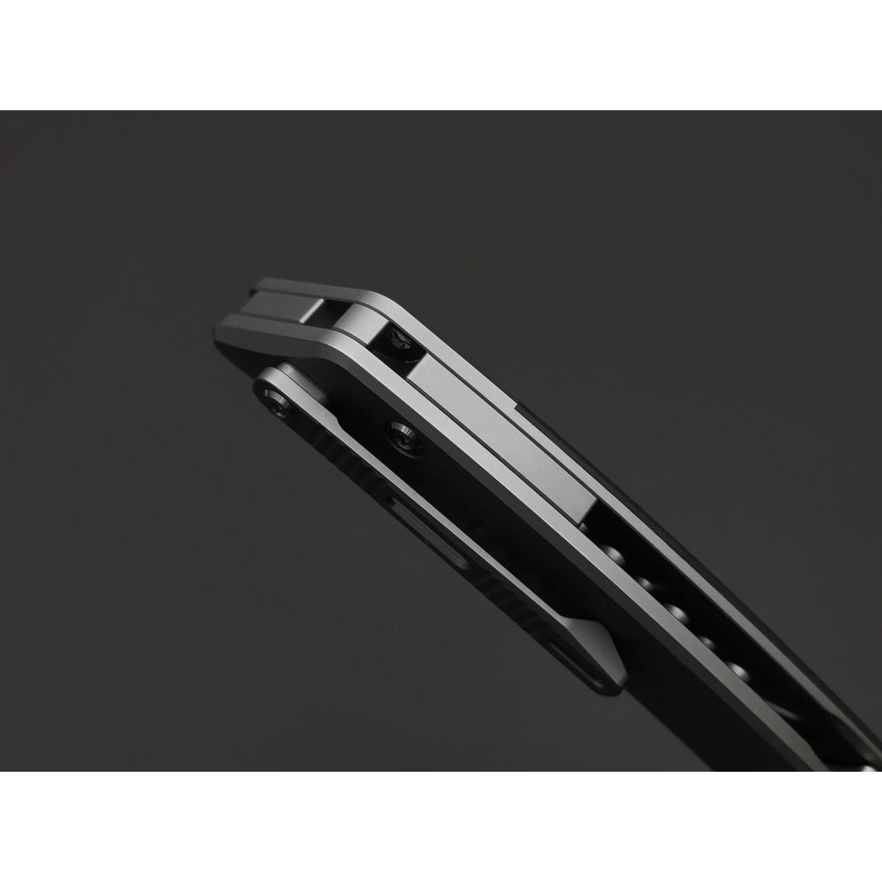 Dr.Tech складной нож Vindex Pro D9610CM сталь M390, рукоять Титан TC4, карбон